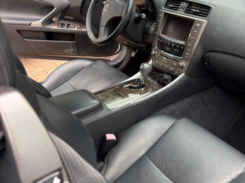 Used 2010 Lexus IS 250C image 8