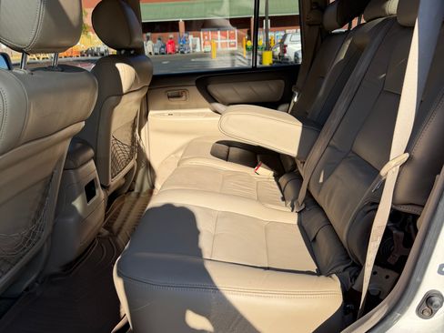 Used 2004 Toyota Land Cruiser image 11