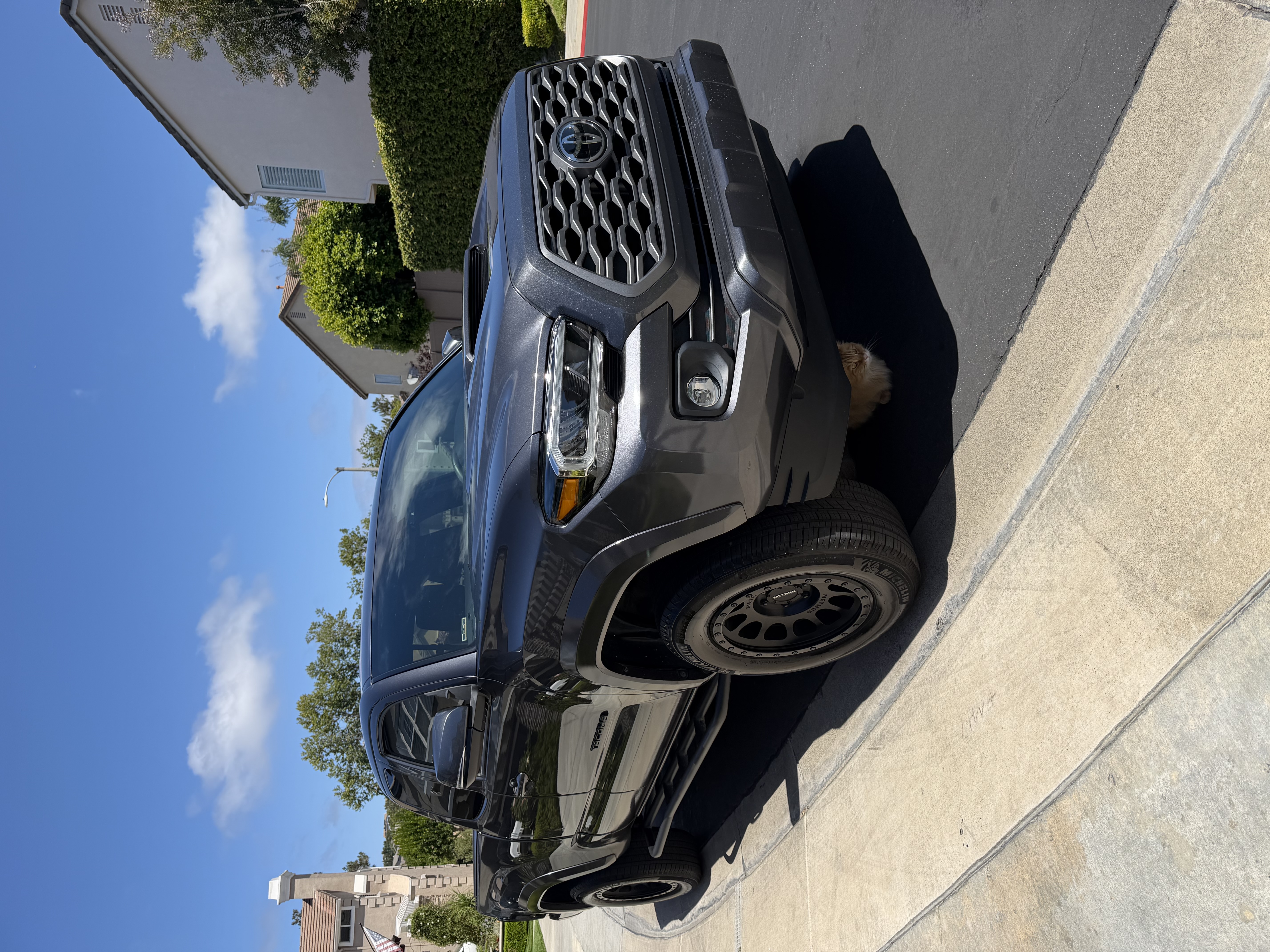 Used 2021 Toyota Tacoma TRD Sport w/ Technology Package RWD image 1