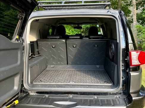 Used 2010 Toyota FJ Cruiser 4WD w/ Convenience Pkg image 17