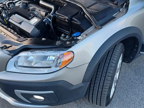 Used 2016 Volvo XC70 T5 Premier w/ Proximity Package image 4