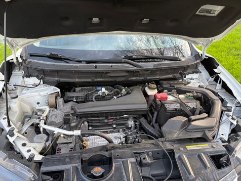 Used 2017 Nissan Rogue SV FWD image 9