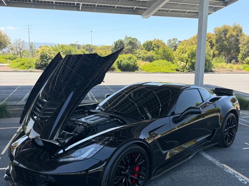 Used 2015 Chevrolet Corvette Z06 w/ 3LZ Preferred Equipment Group RWD image 9