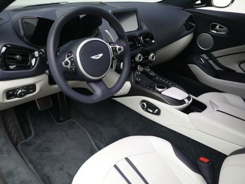 Used 2023 Aston Martin V8 Vantage Coupe image 8