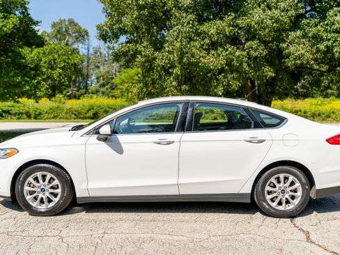 Used 2016 Ford Fusion S image 4