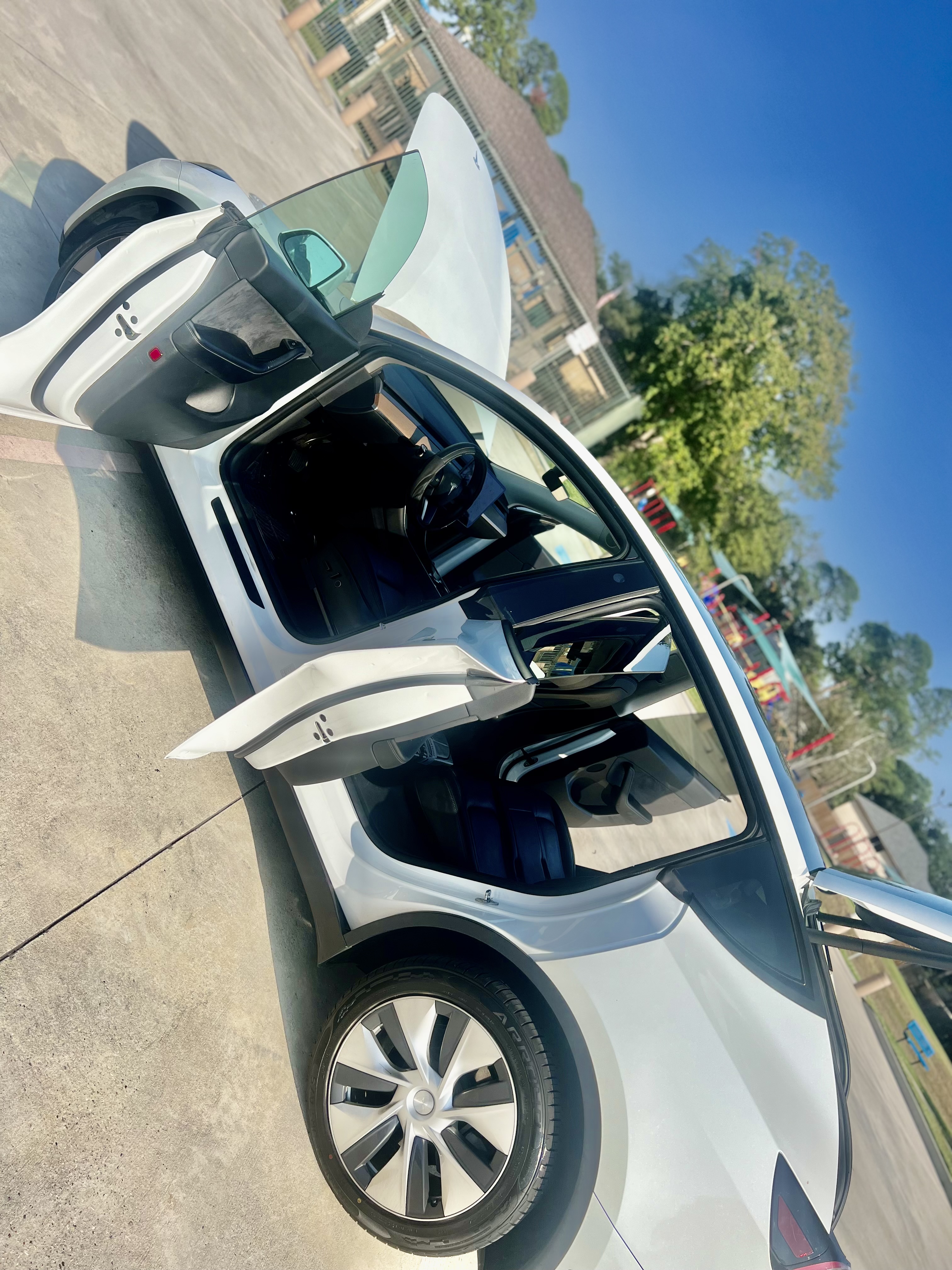 Used 2021 Tesla Model Y Long Range AWD/4WD image 4
