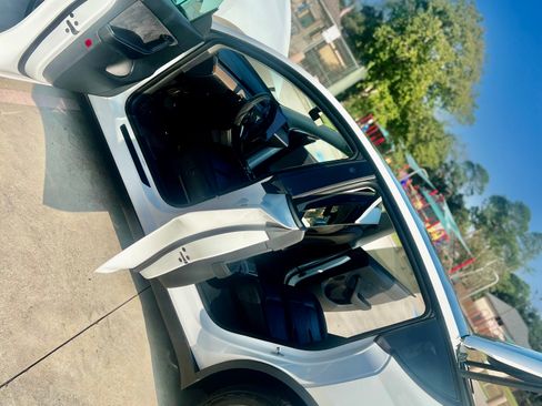 Used 2021 Tesla Model Y Long Range AWD/4WD image 4