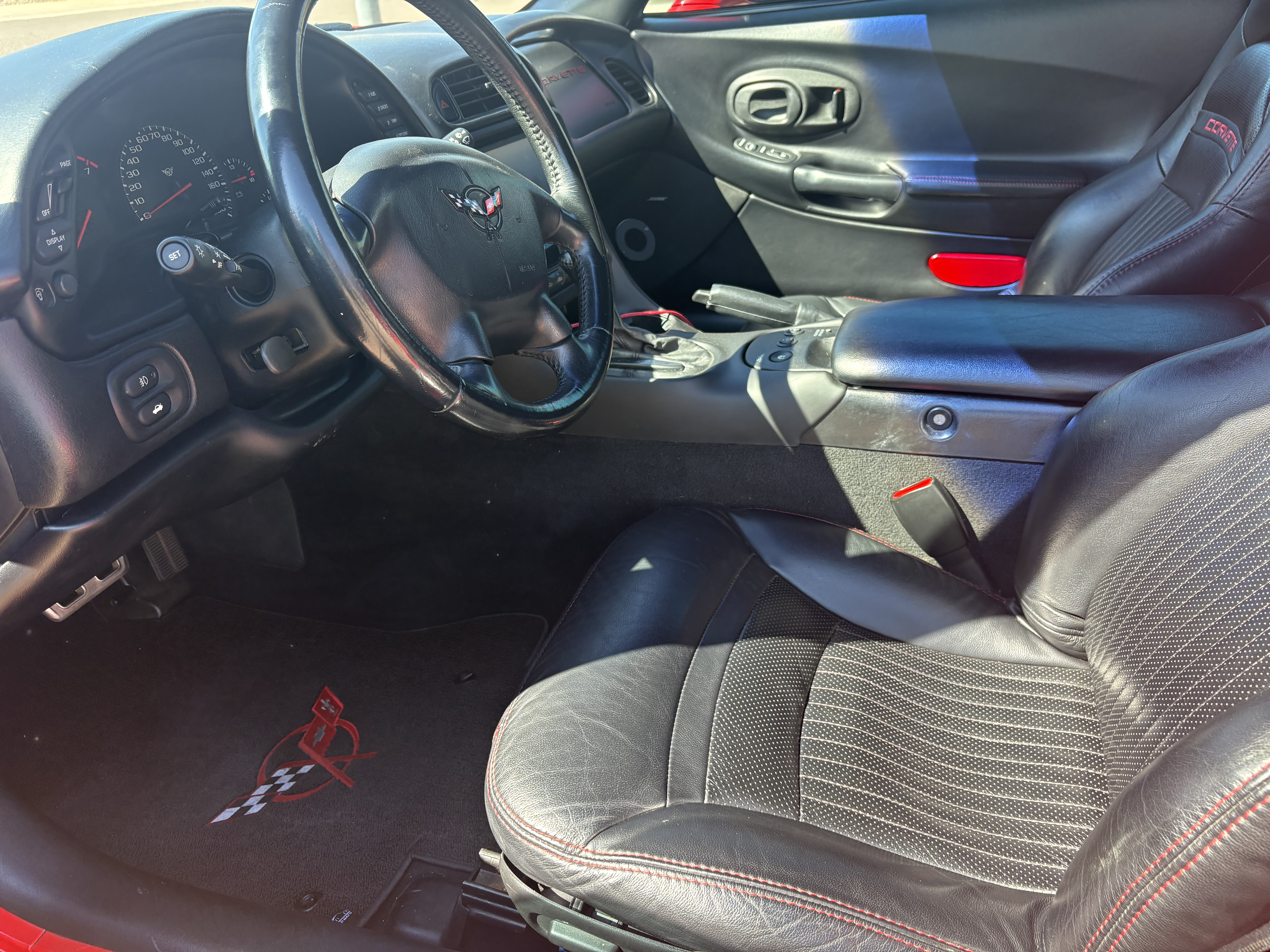 Used 2001 Chevrolet Corvette Coupe w/ Preferred Equipment Group2 RWD image 17