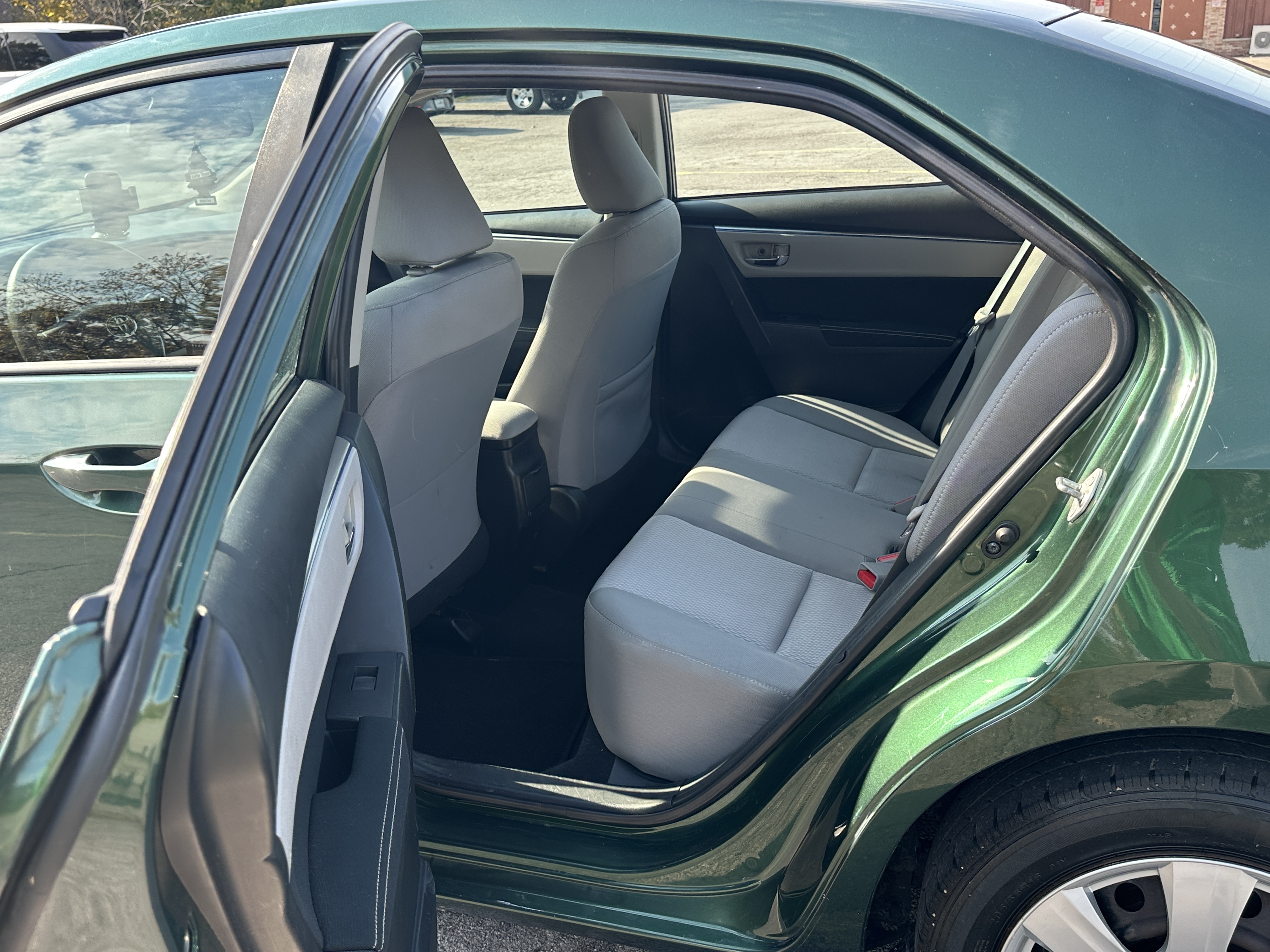Used 2014 Toyota Corolla LE FWD image 12