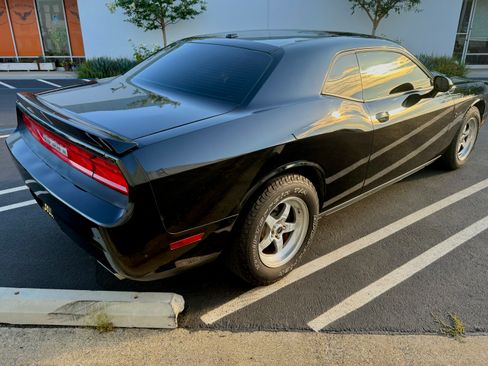 Used 2011 Dodge Challenger R/T RWD image 6