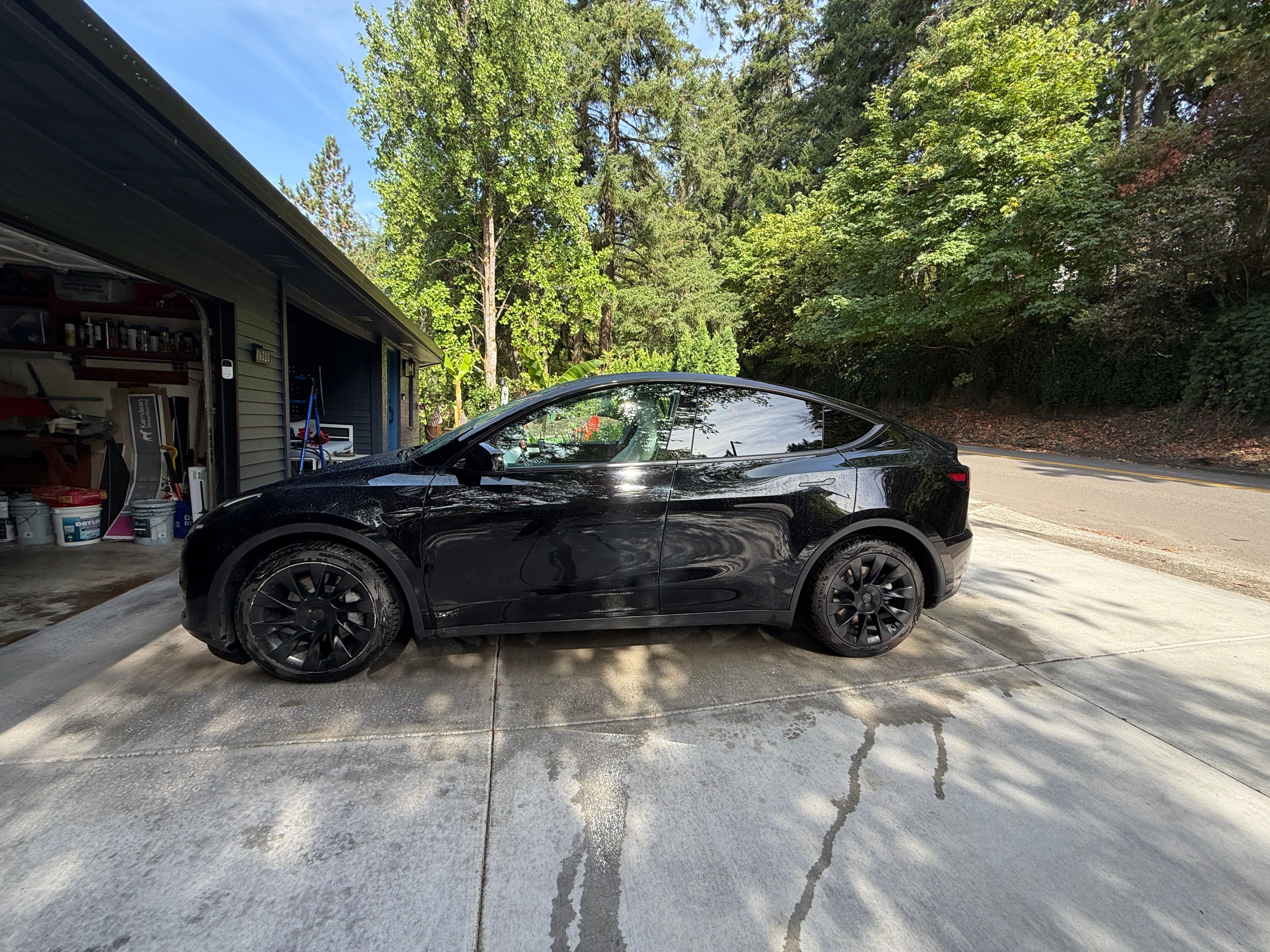Used 2023 Tesla Model Y Long Range AWD/4WD image 6