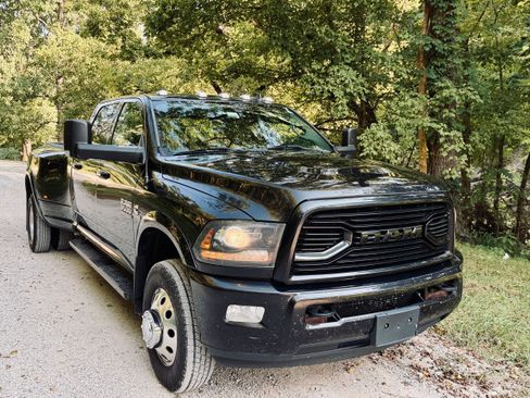 Used 2018 RAM 3500 Laramie w/ Sport Appearance Group AWD/4WD image 2