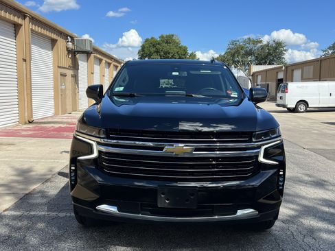 Used 2021 Chevrolet Suburban LT image 4