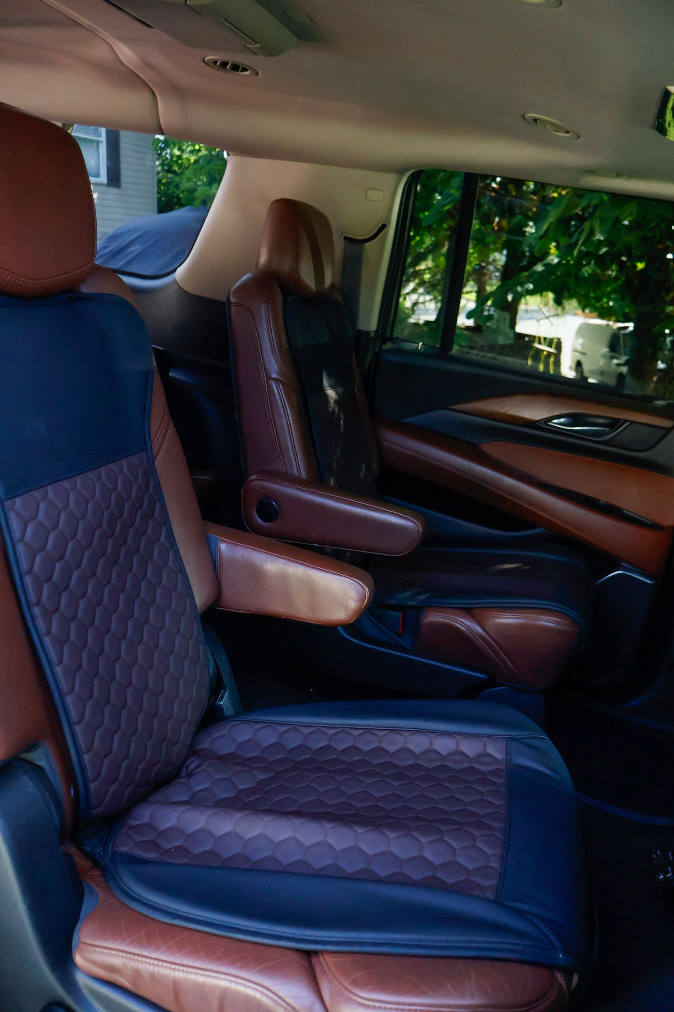 Used 2015 Cadillac Escalade ESV Premium AWD/4WD image 13