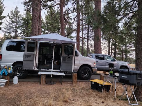 Used 2011 Ford E-350 and Econoline 350 XLT image 8