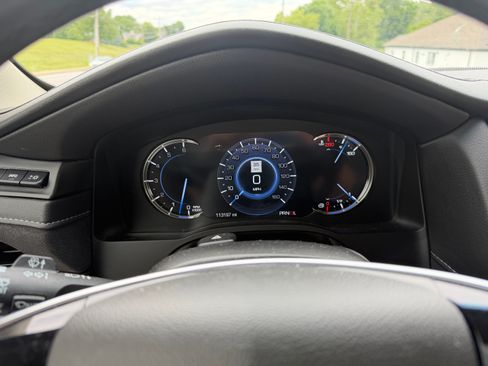 Used 2020 Cadillac Escalade Premium Luxury AWD/4WD image 7