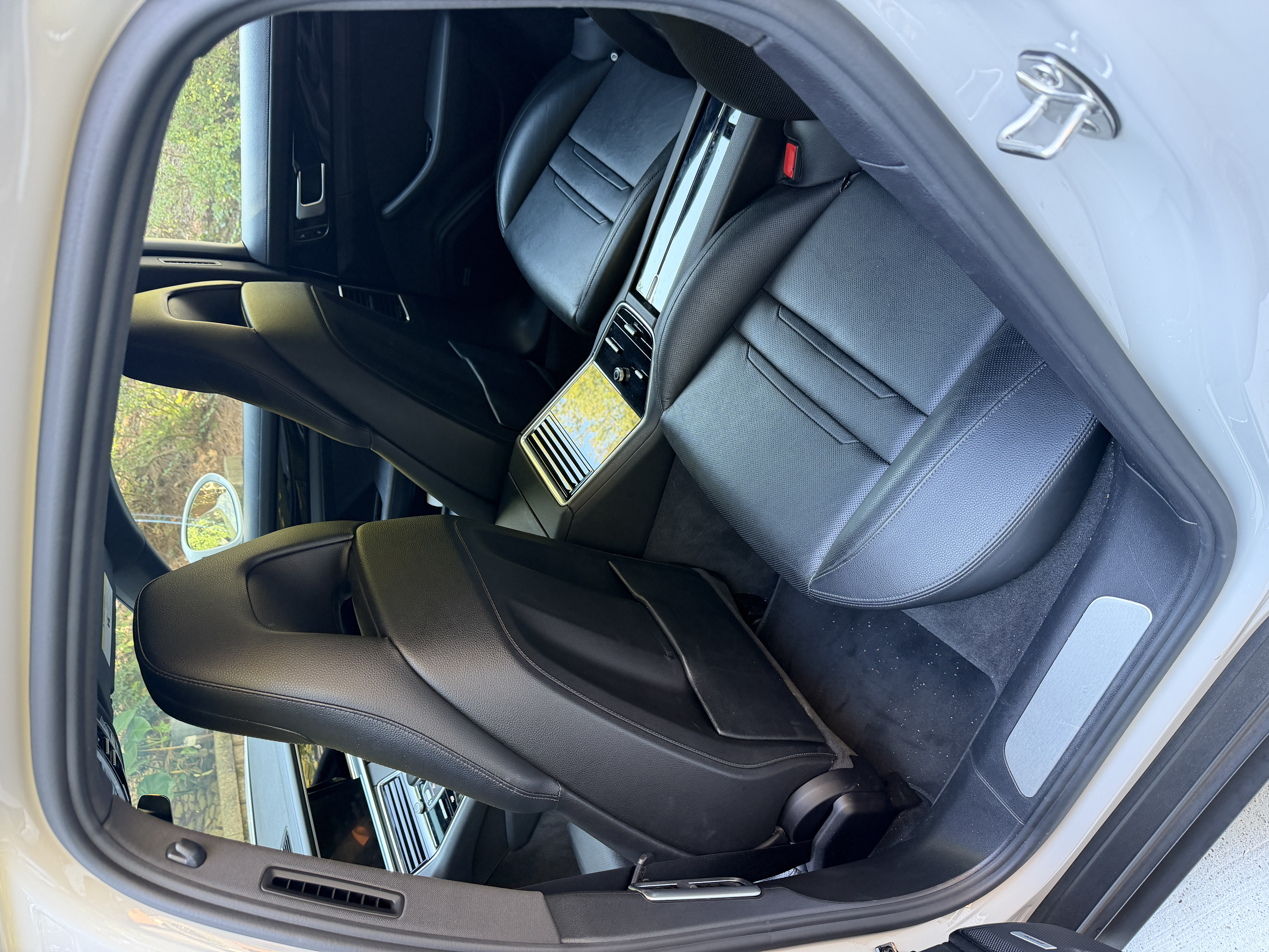 Used 2018 Porsche Panamera 4 AWD/4WD image 10