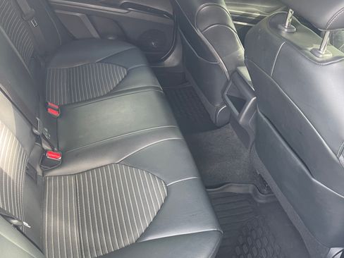 Used 2020 Toyota Camry SE FWD image 13
