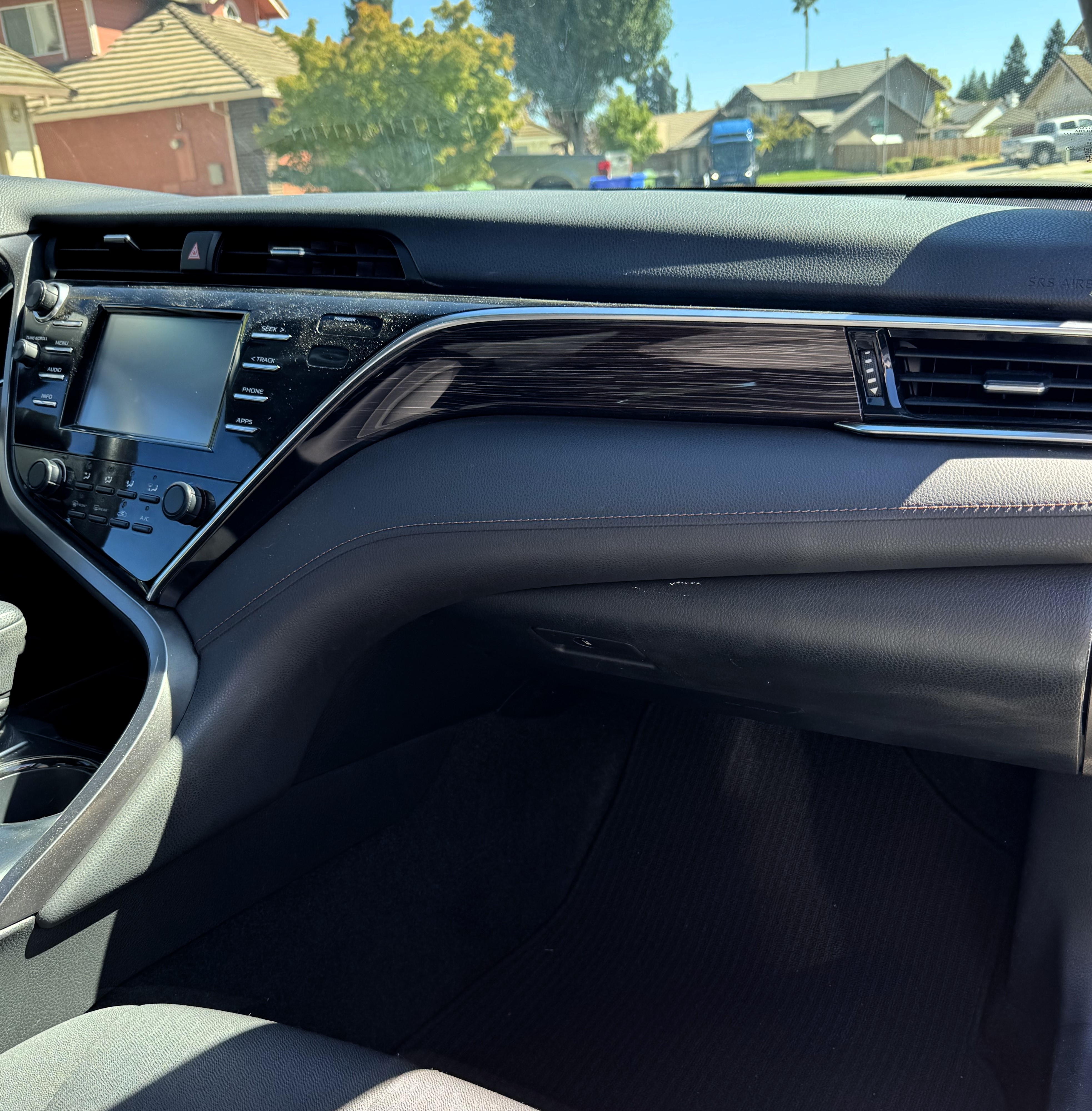 Used 2018 Toyota Camry LE FWD image 10