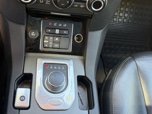 Used 2016 Land Rover LR4 HSE Silver Edition image 5