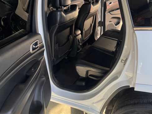 Used 2015 Jeep Grand Cherokee Altitude image 11