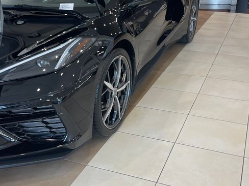 Used 2022 Chevrolet Corvette Stingray Premium Cpe w/ Z51 Performance Package RWD image 4