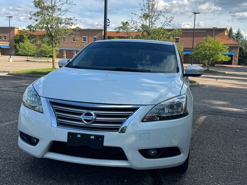 Used 2013 Nissan Sentra SL w/ Premium Pkg FWD image 2