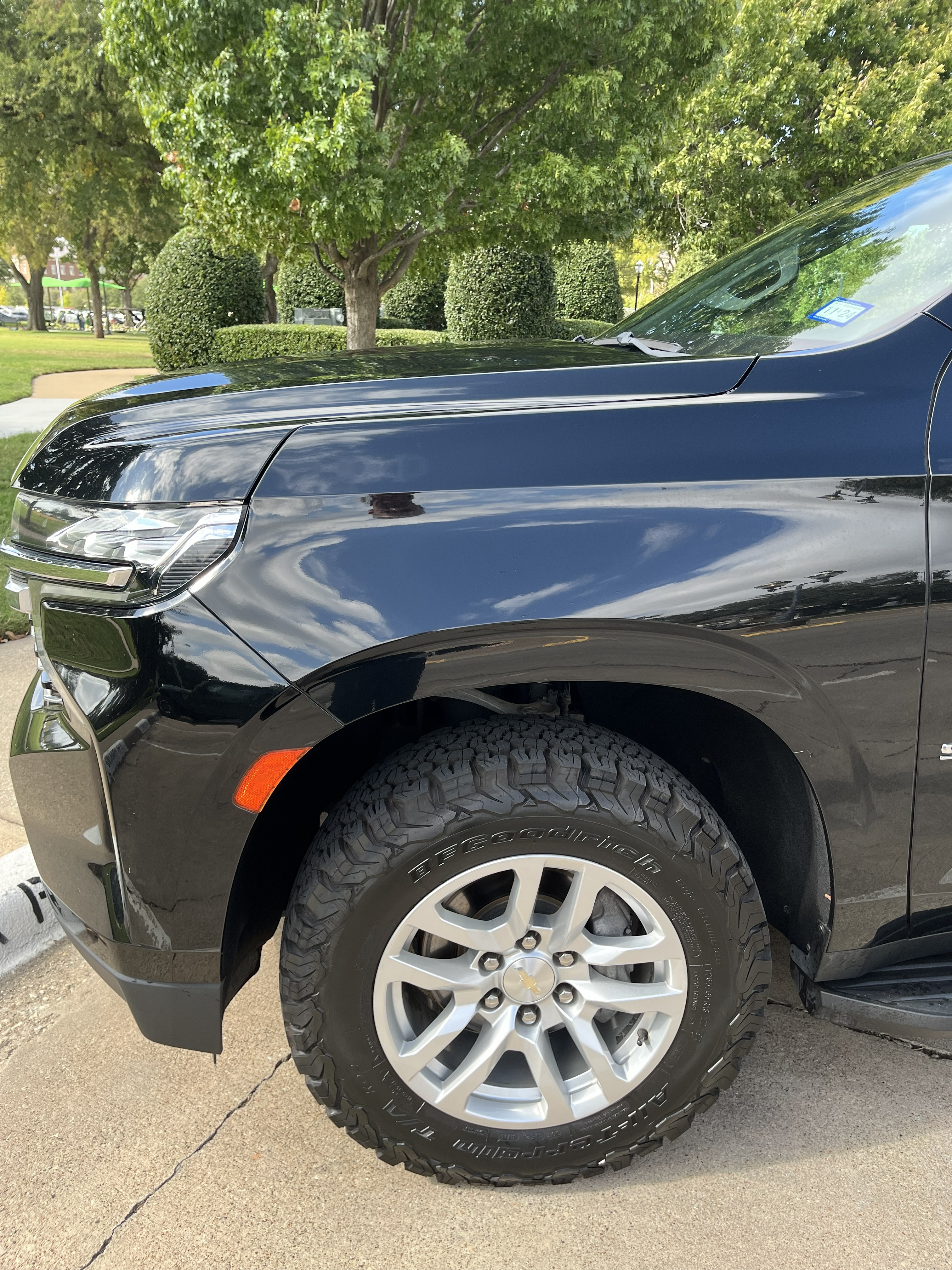 Used 2022 Chevrolet Suburban LT AWD/4WD image 8