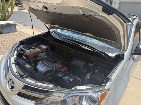 Used 2015 Toyota RAV4 LE FWD image 14