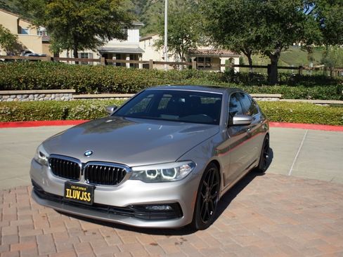 Used 2017 BMW 530i 530i Sedan 4D image 1