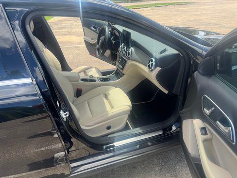 Used 2018 Mercedes-Benz GLA 250 image 14
