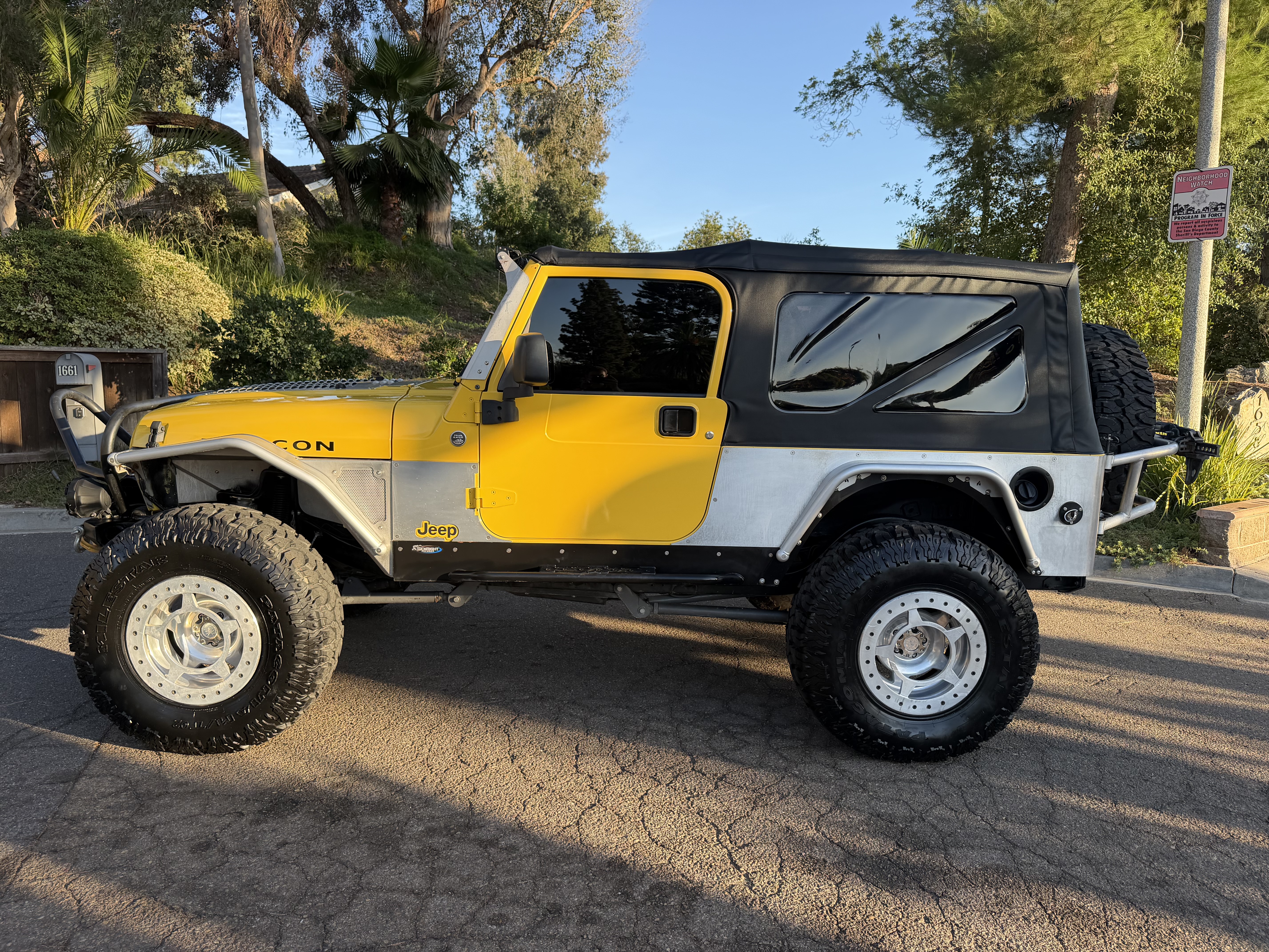 Used 2006 Jeep Wrangler Unlimited Rubicon w/ Security Group AWD/4WD image 1