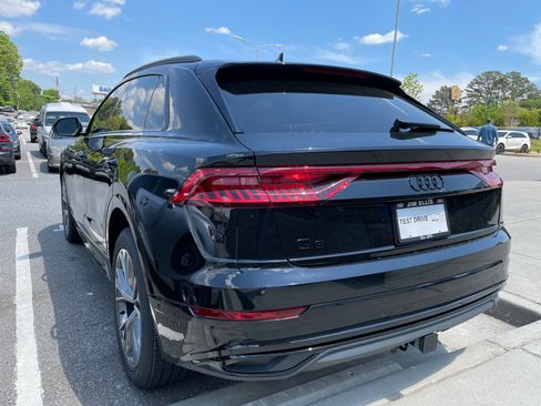 Used 2021 Audi Q8 Premium AWD/4WD image 3