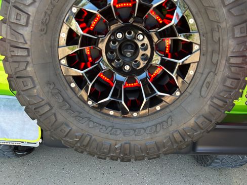 Used 2020 Jeep Wrangler Unlimited Sahara w/ Uconnect 4C Nav & Sound Group image 20