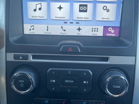 Used 2017 Ford Expedition XLT w/ Equipment Group 202A image 11