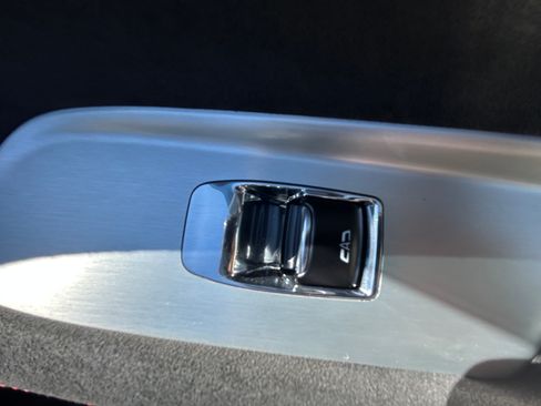 Used 2023 Chevrolet Corvette Stingray Premium Cpe w/ Z51 Performance Package image 19