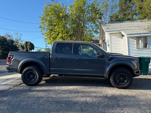 Used 2018 Ford F150 Raptor w/ Equipment Group 802A Luxury image 11