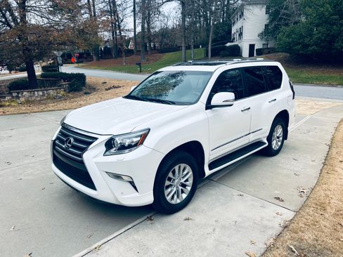 Used 2019 Lexus GX 460 image 1