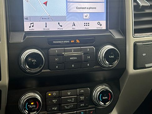 Used 2019 Ford F150 Lariat w/ Equipment Group 502A Luxury image 12