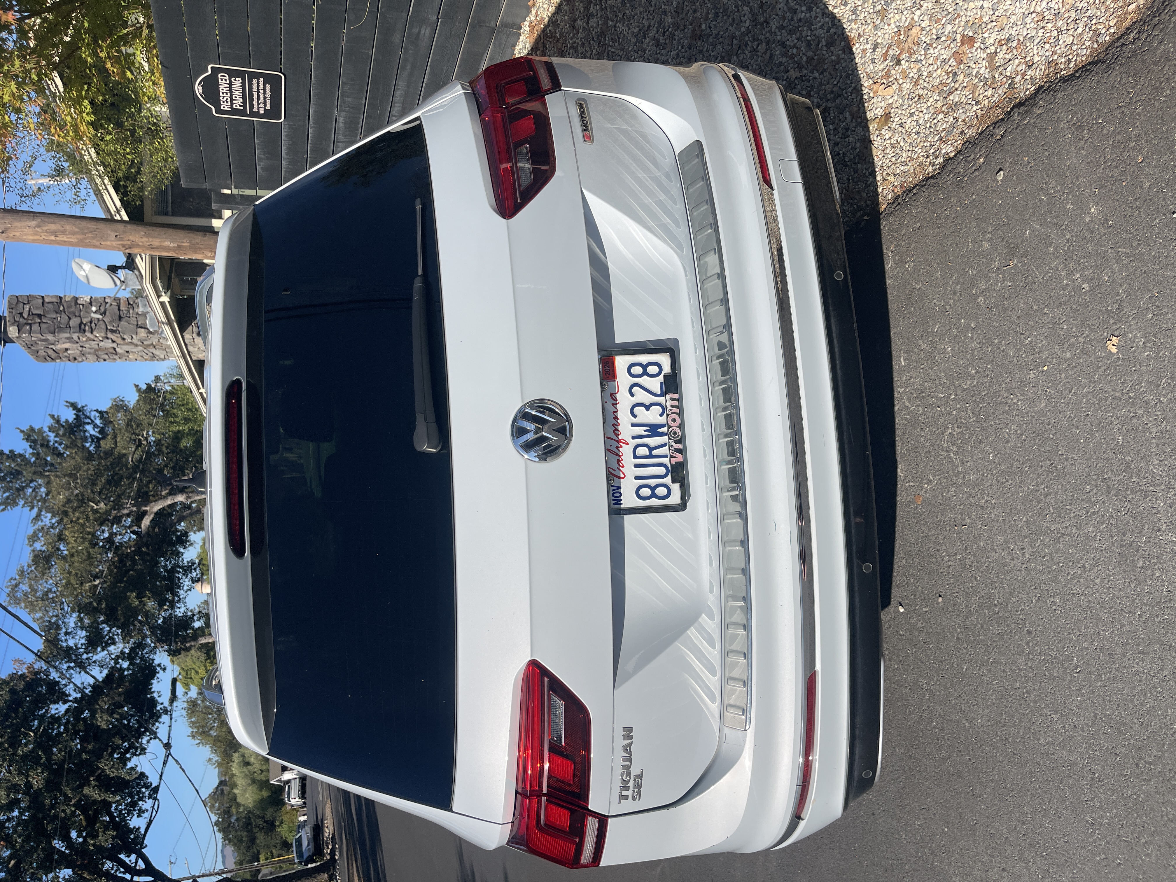 Used 2019 Volkswagen Tiguan SEL Premium R-Line w/ 3rd Row Seat Package AWD/4WD image 11