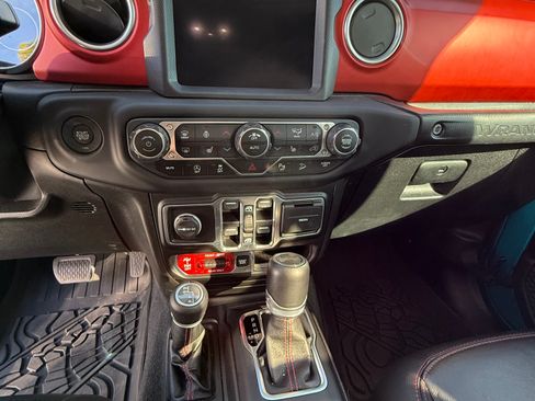 Used 2020 Jeep Wrangler Unlimited Rubicon AWD/4WD image 19