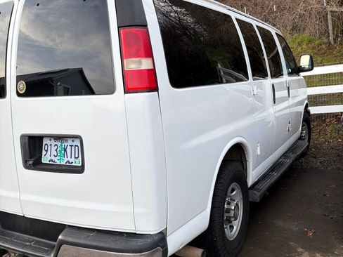 Used 2015 Chevrolet Express 2500 LT w/ LT Preferred Equipment Group image 2