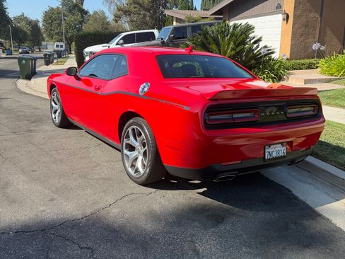 Used 2015 Dodge Challenger SXT Plus RWD image 4