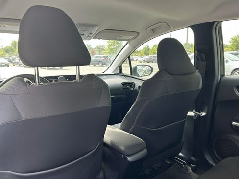 Used 2017 Toyota Prius Two image 5