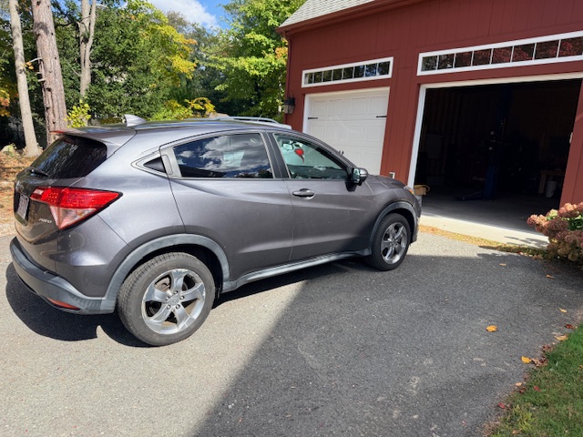 Used 2017 Honda HR-V EX image 10