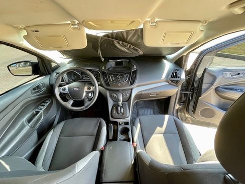 Used 2015 Ford Escape S image 9