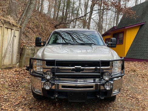 Used 2009 Chevrolet Silverado 2500 LTZ w/ Suspension Package, Off-Road AWD/4WD image 1