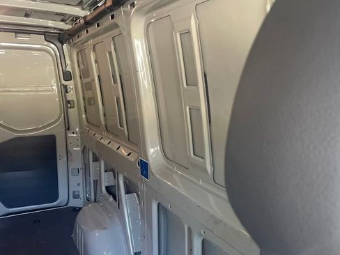 Used 2021 Mercedes-Benz Sprinter 2500 image 9