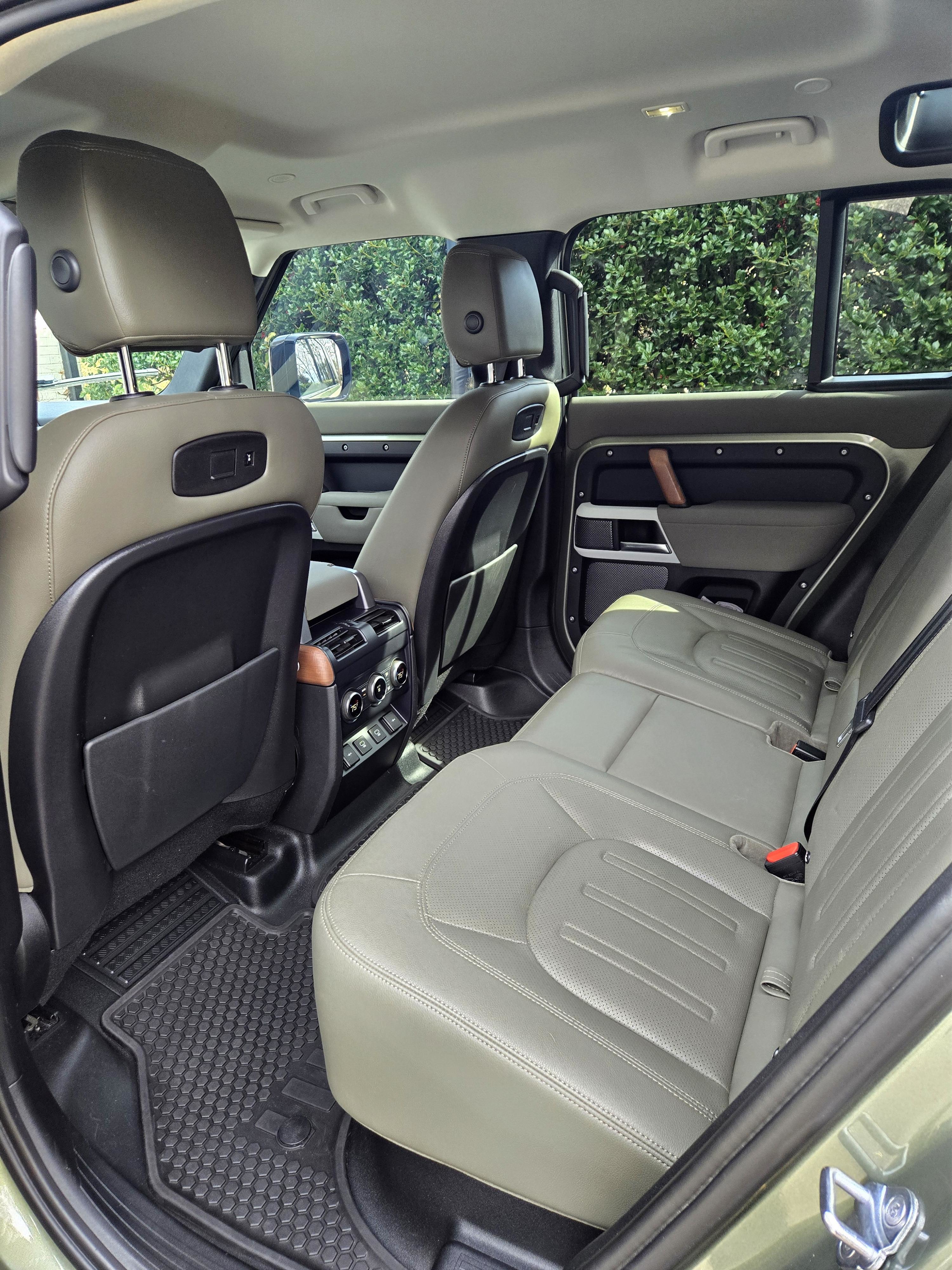 Used 2021 Land Rover Defender 110 SE AWD/4WD image 10