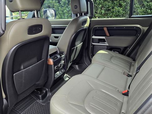 Used 2021 Land Rover Defender 110 SE image 10